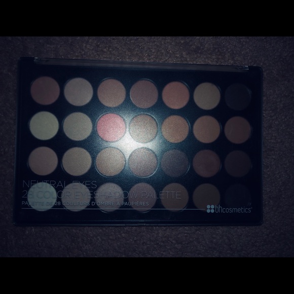 3  Eyeshadow Pallets!!!! 🎉♥️ - Picture 2 of 8